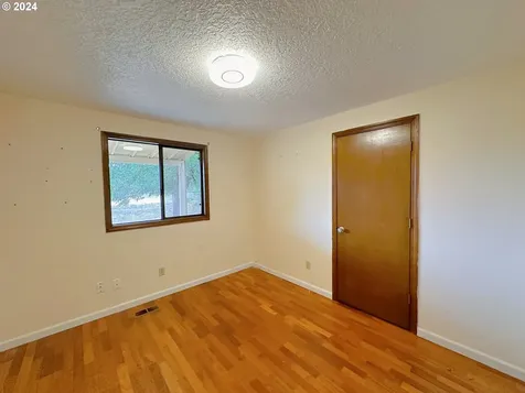 2011 Se 112th Avenue Portland OR 97216