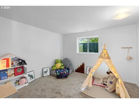 11957 Se Tibbetts Street Portland OR 97266