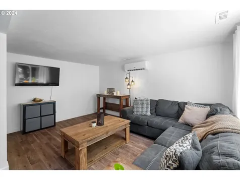 11957 Se Tibbetts Street Portland OR 97266
