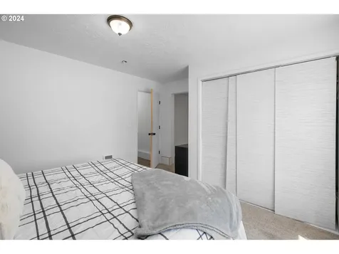 11957 Se Tibbetts Street Portland OR 97266