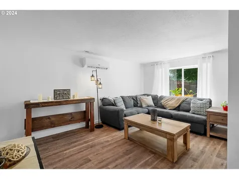 11957 Se Tibbetts Street Portland OR 97266