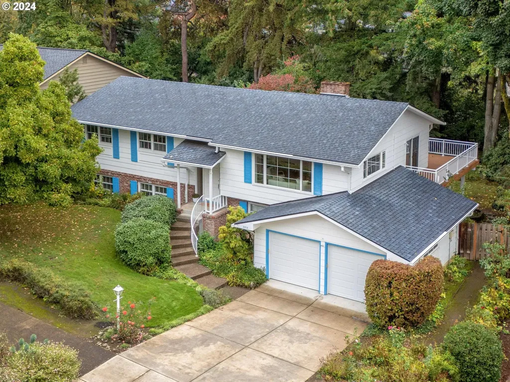 2210 SW Roxbury Avenue Portland OR 97225