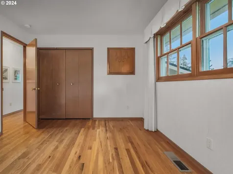 2210 SW Roxbury Avenue Portland OR 97225