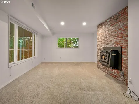 2210 SW Roxbury Avenue Portland OR 97225