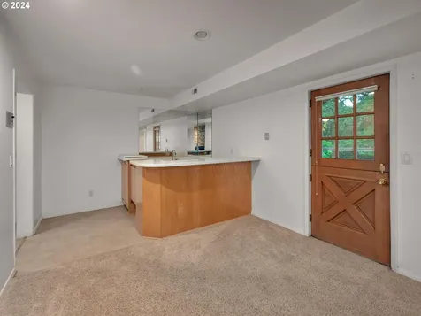 2210 SW Roxbury Avenue Portland OR 97225