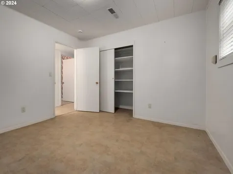 2210 SW Roxbury Avenue Portland OR 97225