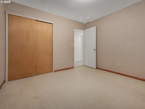 2210 SW Roxbury Avenue Portland OR 97225
