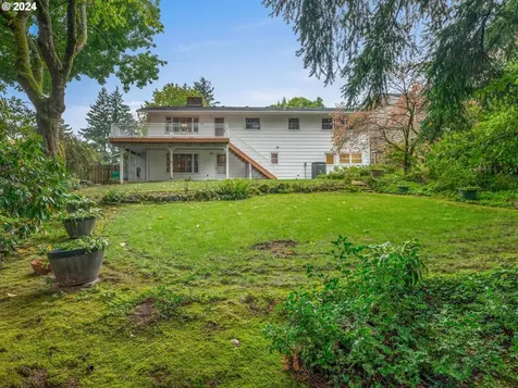2210 SW Roxbury Avenue Portland OR 97225