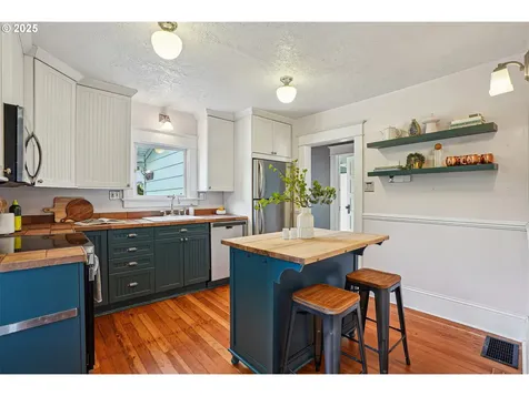 7210 N Oatman Avenue Portland OR 97217