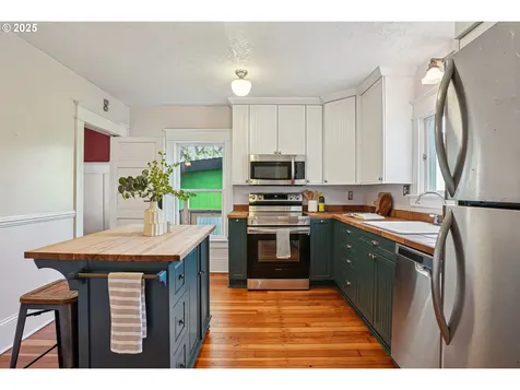 7210 N Oatman Avenue Portland OR 97217