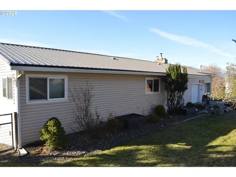 211 Leone Avenue Enterprise OR 97828