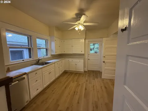 1415 SE 53rd Avenue Portland OR 97215