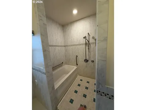 1415 SE 53rd Avenue Portland OR 97215