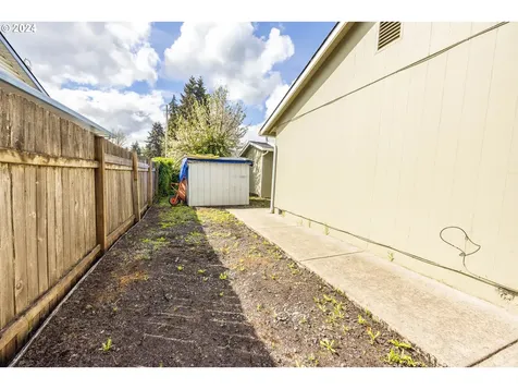 2515 W Irwin Way Eugene OR 97402
