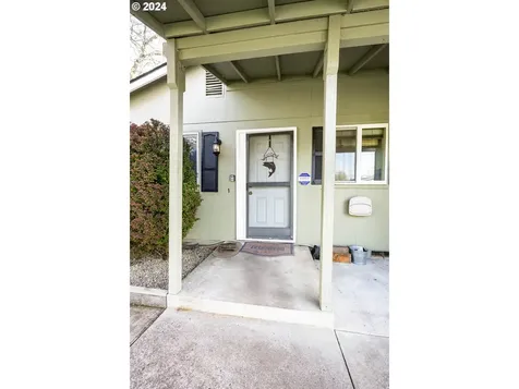 2515 W Irwin Way Eugene OR 97402