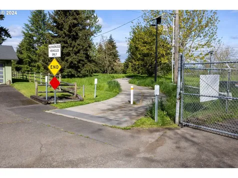 2515 W Irwin Way Eugene OR 97402