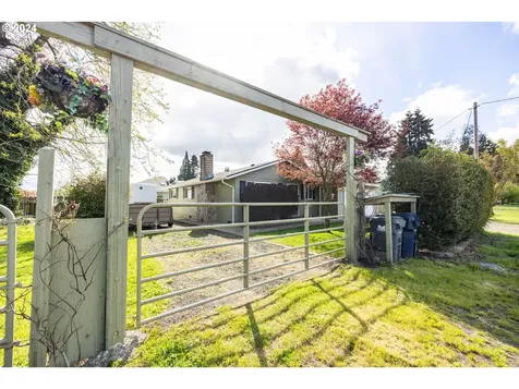 2515 W Irwin Way Eugene OR 97402