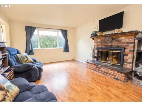 2515 W Irwin Way Eugene OR 97402