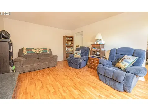 2515 W Irwin Way Eugene OR 97402