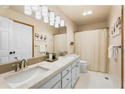 2634 Ne Zander Court Hillsboro OR 97124