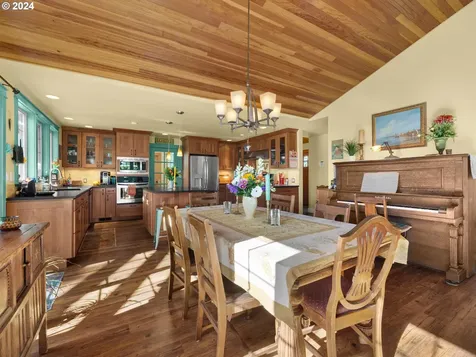 164 Alpine Street Seaside OR 97138