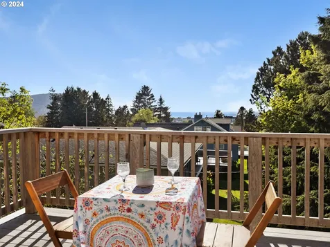164 Alpine Street Seaside OR 97138