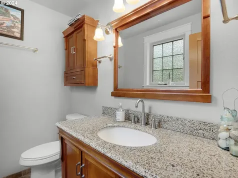 164 Alpine Street Seaside OR 97138