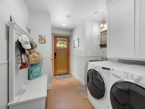 164 Alpine Street Seaside OR 97138