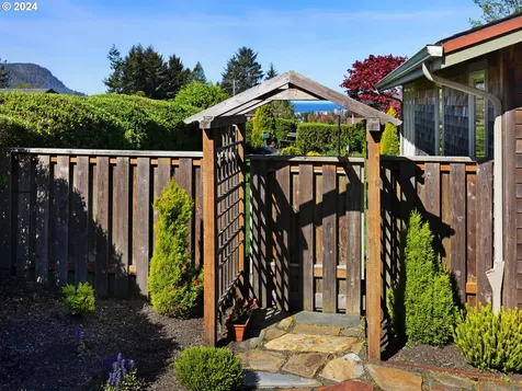 164 Alpine Street Seaside OR 97138