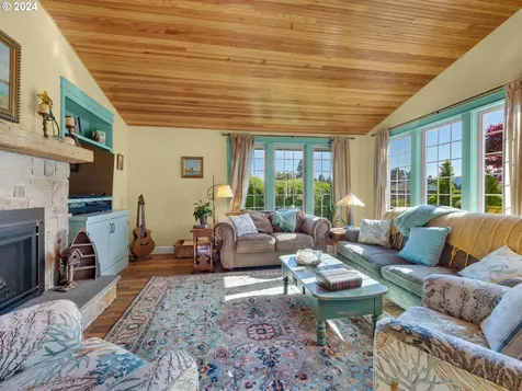 164 Alpine Street Seaside OR 97138