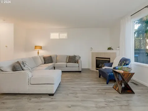 1042 57th Street Washougal WA 98671