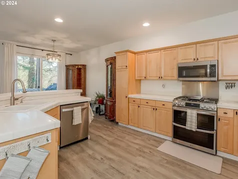 1042 57th Street Washougal WA 98671