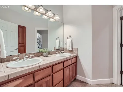 1711 Nw 84th Circle Vancouver WA 98665