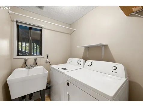 16081 Pearcy Street Lake Oswego OR 97034