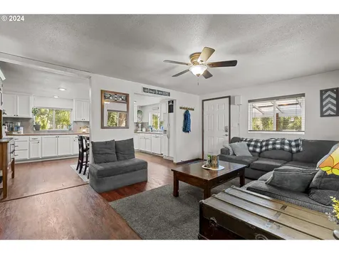 33691 E River Drive Creswell OR 97426