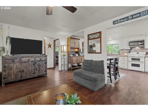 33691 E River Drive Creswell OR 97426