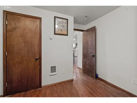 33691 E River Drive Creswell OR 97426