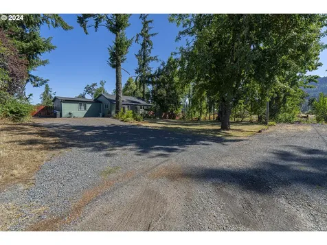 33691 E River Drive Creswell OR 97426