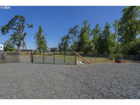 33691 E River Drive Creswell OR 97426