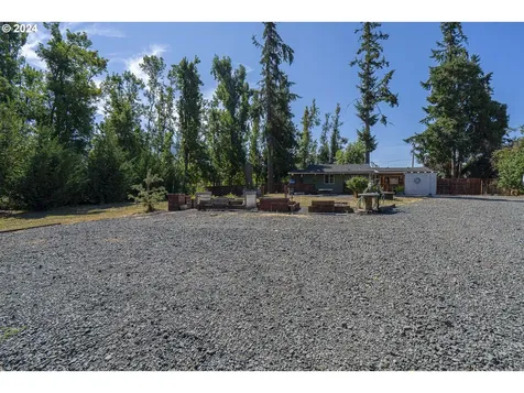 33691 E River Drive Creswell OR 97426