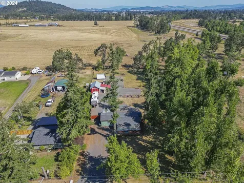 33691 E River Drive Creswell OR 97426