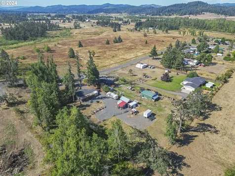 33691 E River Drive Creswell OR 97426