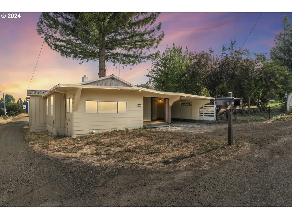 312 Pleasant Avenue Roseburg OR 97470
