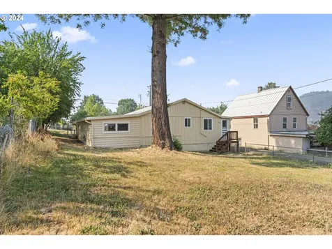 312 Pleasant Avenue Roseburg OR 97470