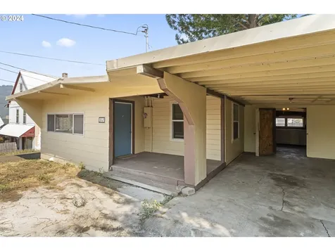 312 Pleasant Avenue Roseburg OR 97470
