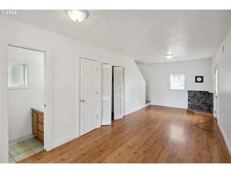 1211 Se 165th Avenue Portland OR 97233