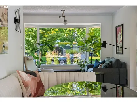 612 Se Manchester Place Portland OR 97202