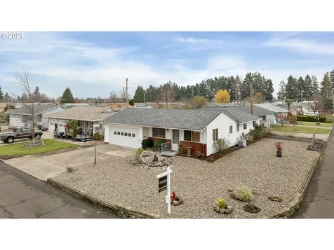 904 Broughton Way Woodburn OR 97071