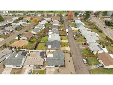 904 Broughton Way Woodburn OR 97071