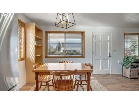 904 Broughton Way Woodburn OR 97071